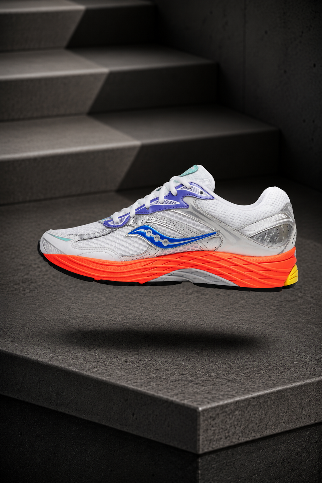 SAUCONY — ProGrid Omni 9 — White / Multicolor