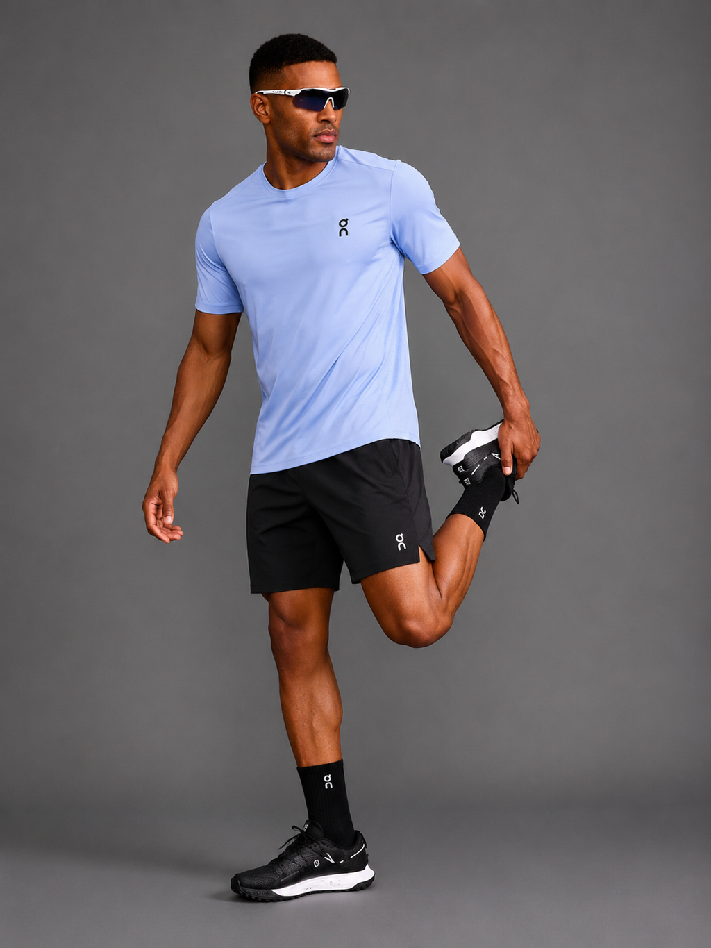 ON Running Homme  — T-shirt Bleu + Short Noir