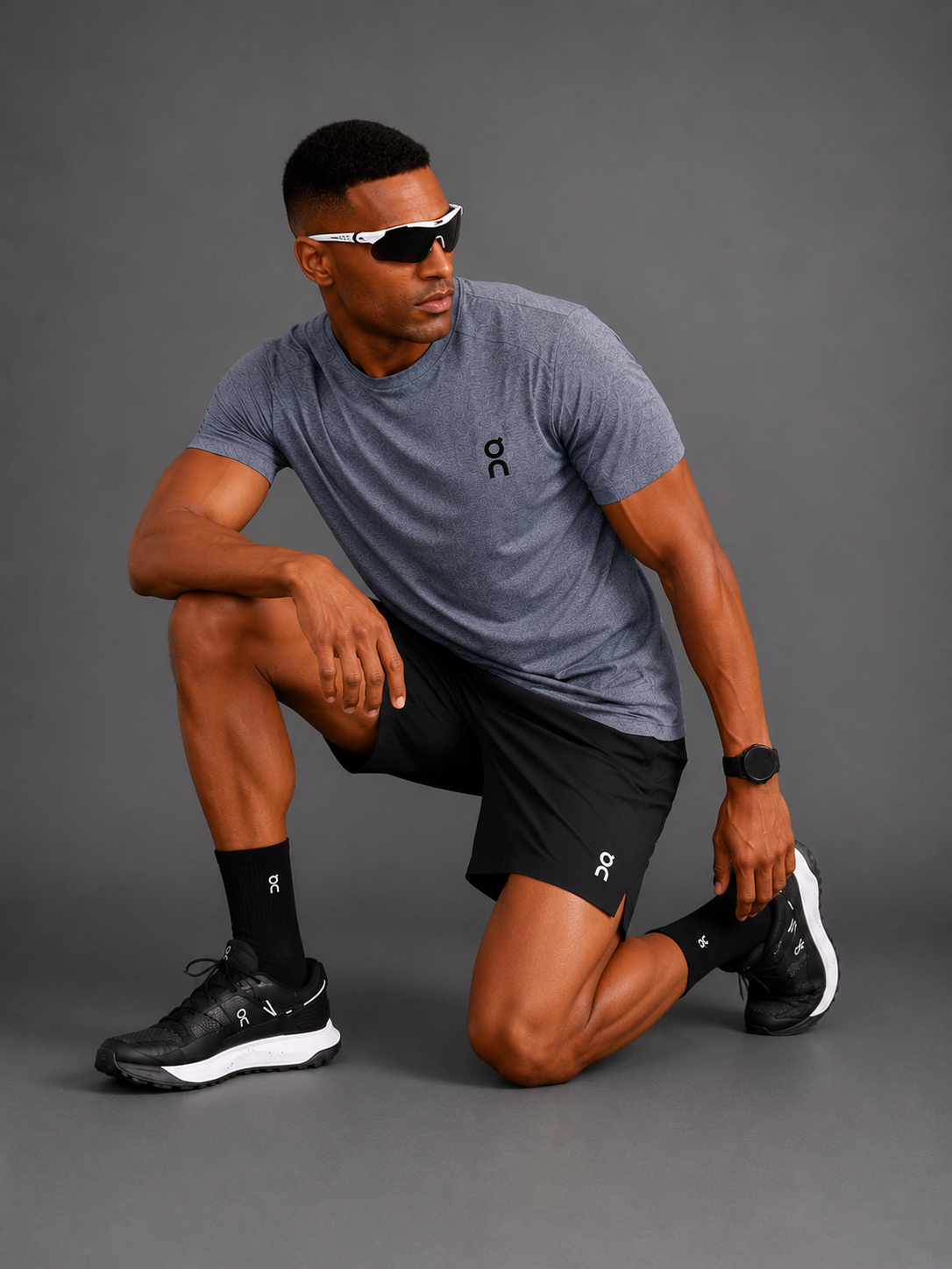 Ensemble Running Homme On — T-shirt Gris + Short Noir