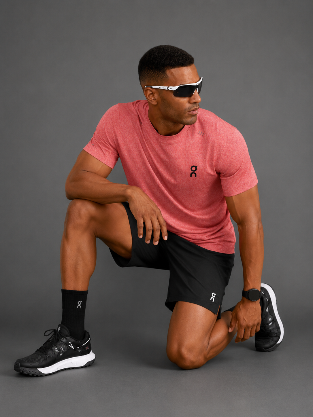 Ensemble Running Homme On — T-shirt Rose + Short Noir