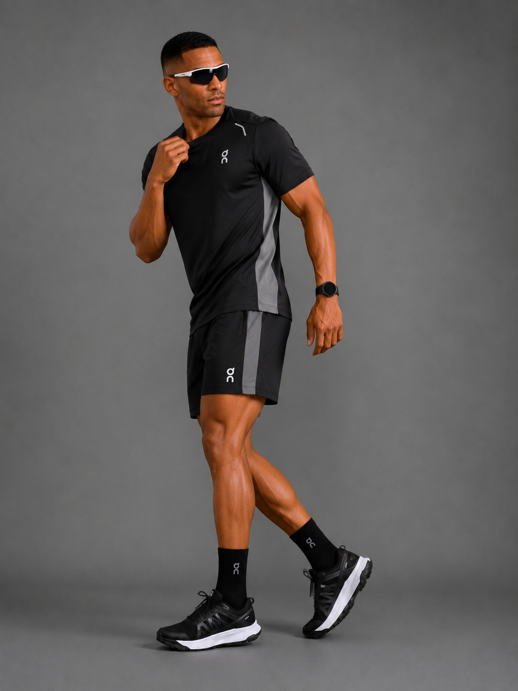 Ensemble Running Homme On — T-shirt Noir + Short Treillis Gris
