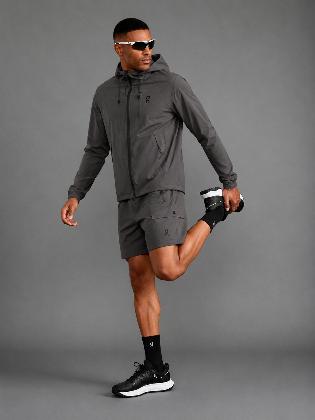ON RUNNING — Ensemble Veste + Short — Gris Sombre