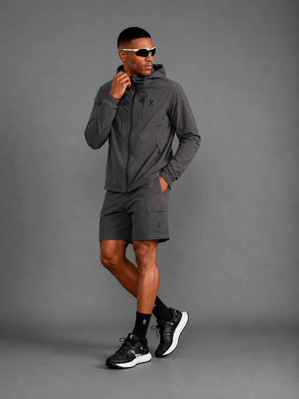 ON RUNNING — Ensemble Veste + Short — Gris Sombre