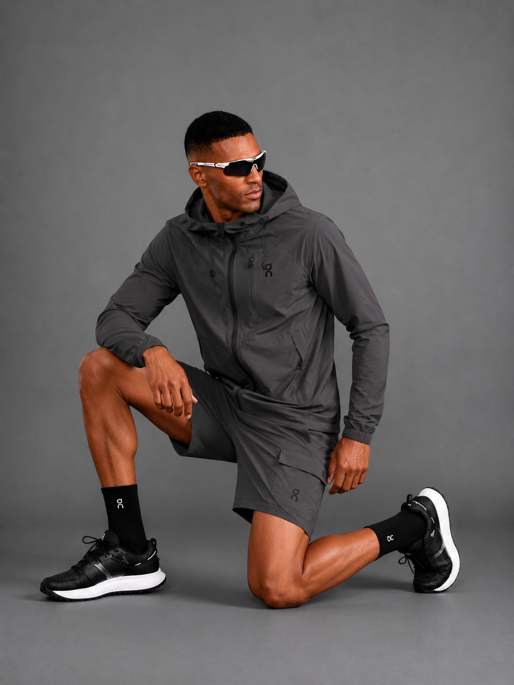 ON RUNNING — Ensemble Veste + Short — Gris Sombre