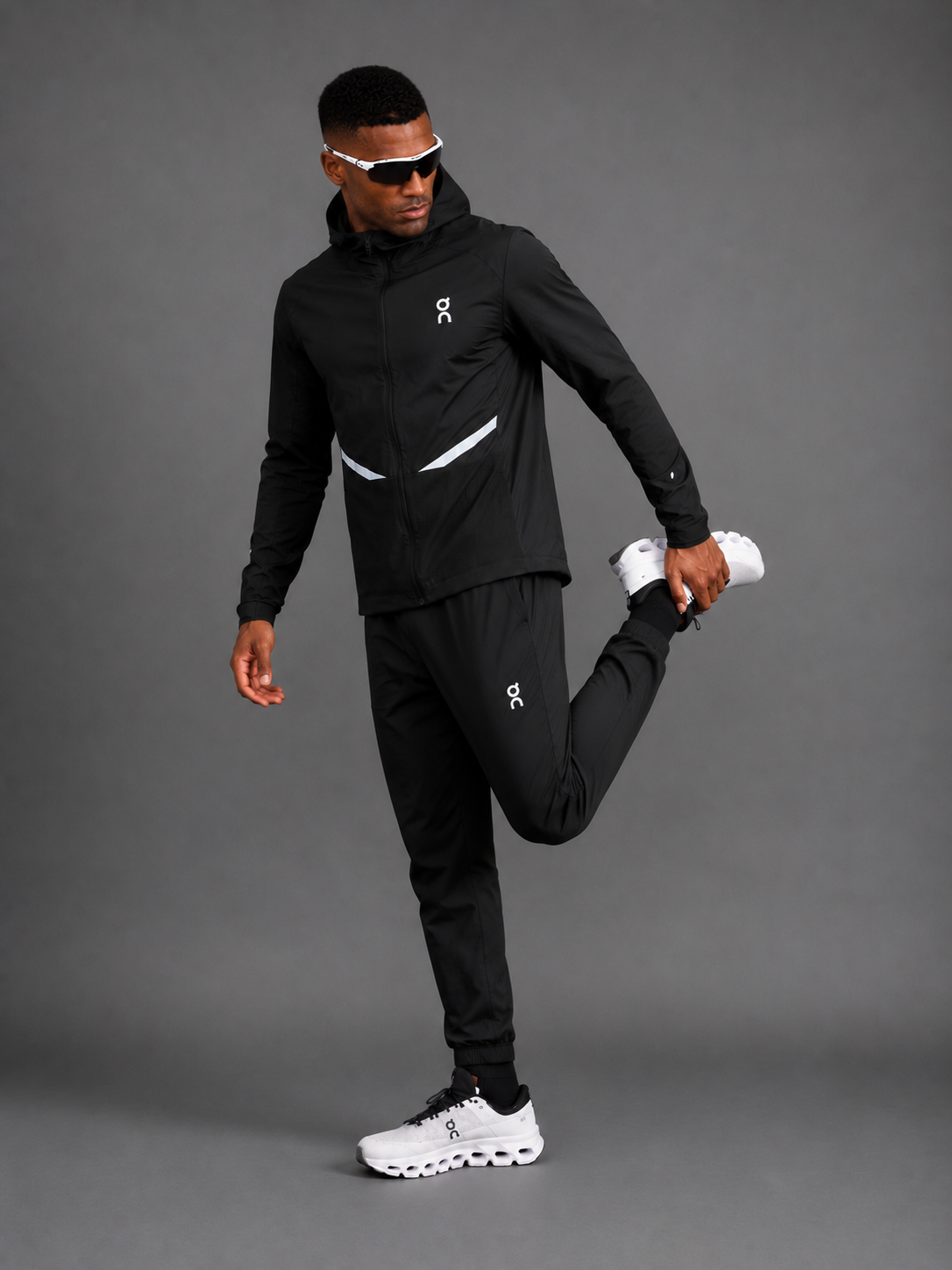 ON RUNNING — Ensemble Veste à Capuche + Pantalon — Noir
