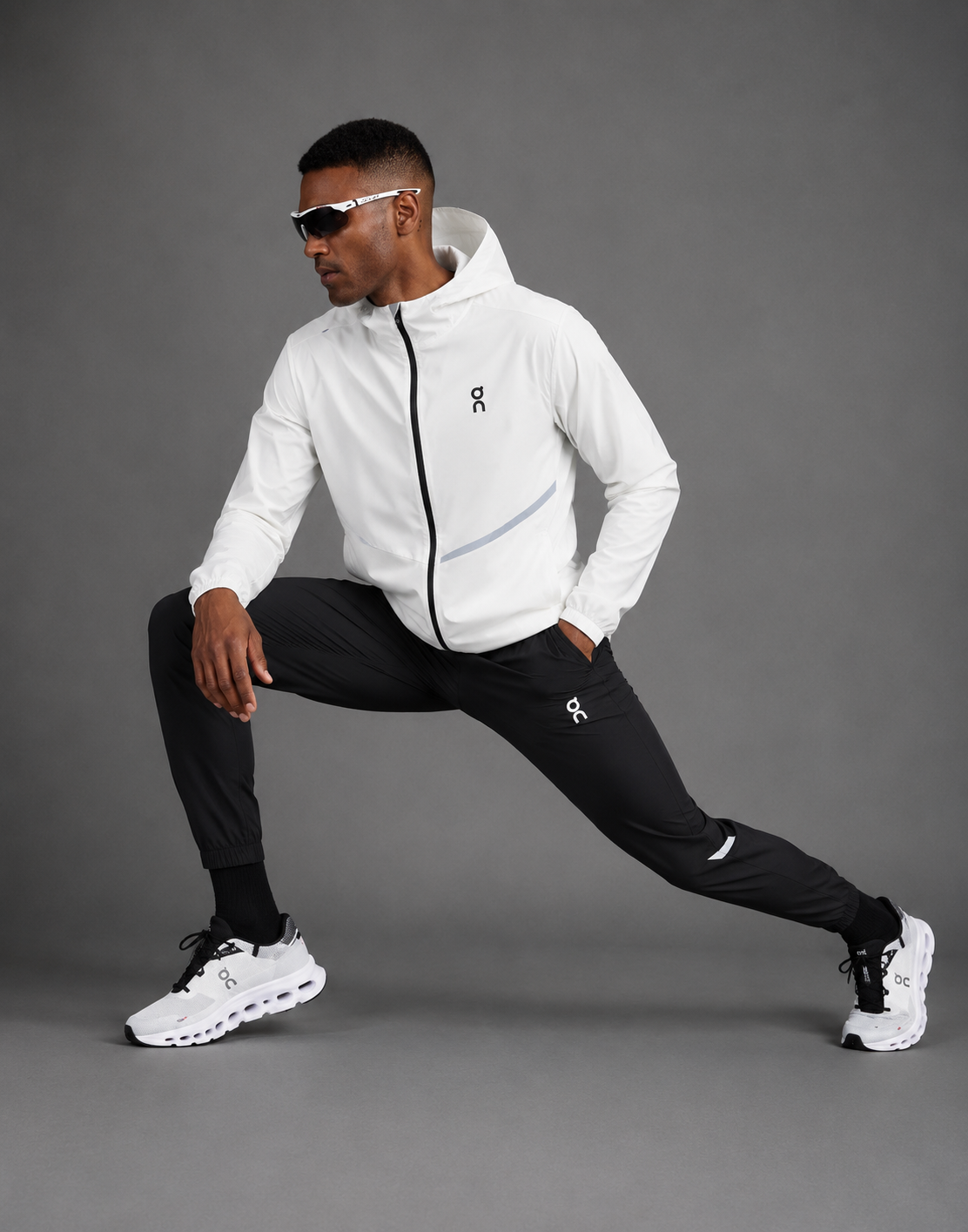 ON RUNNING — Ensemble Veste à Capuche + Pantalon — Blanc & Noir