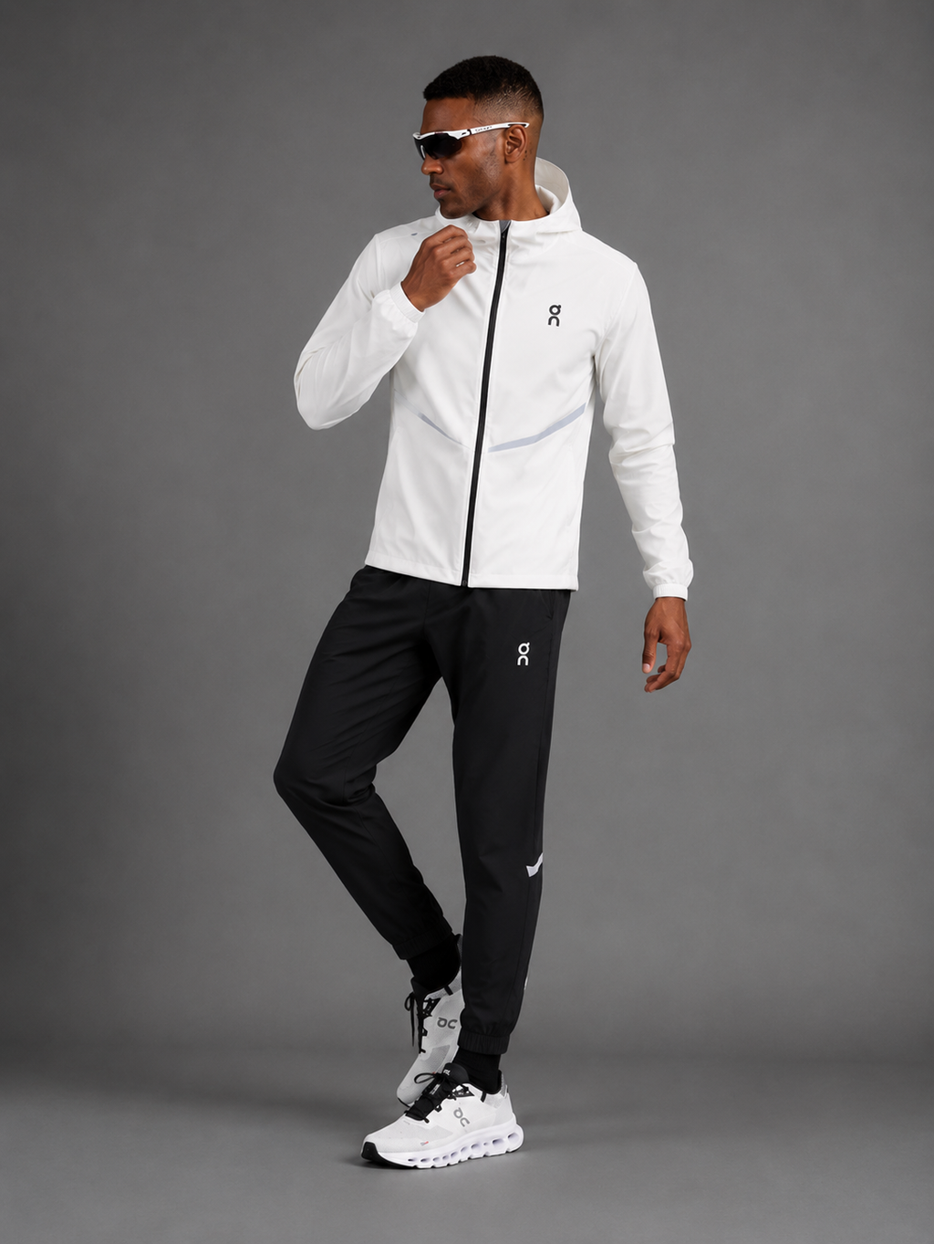 ON RUNNING — Ensemble Veste à Capuche + Pantalon — Blanc & Noir