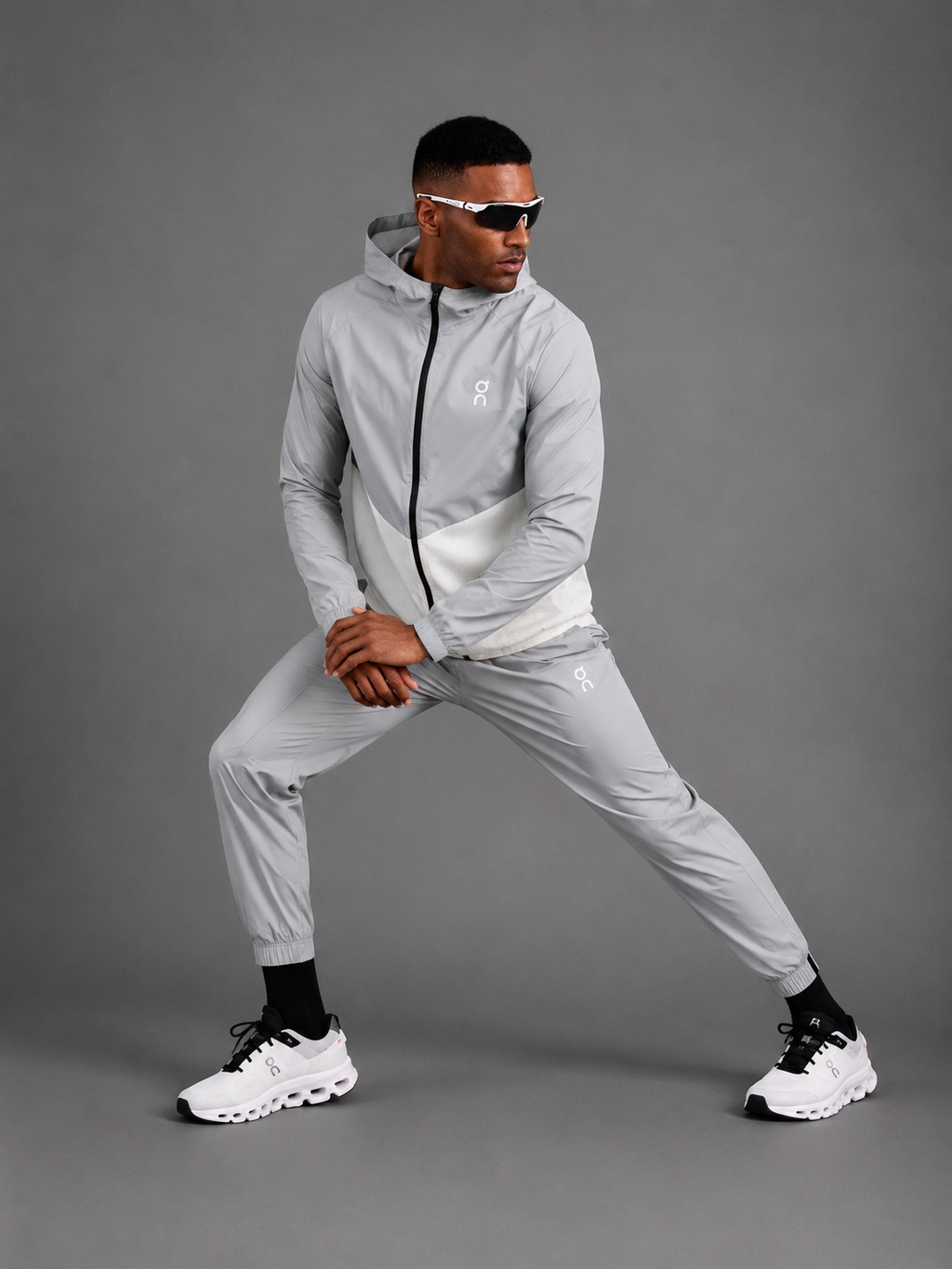 ON RUNNING — Ensemble Veste à Capuche + Pantalon — Gris Clair