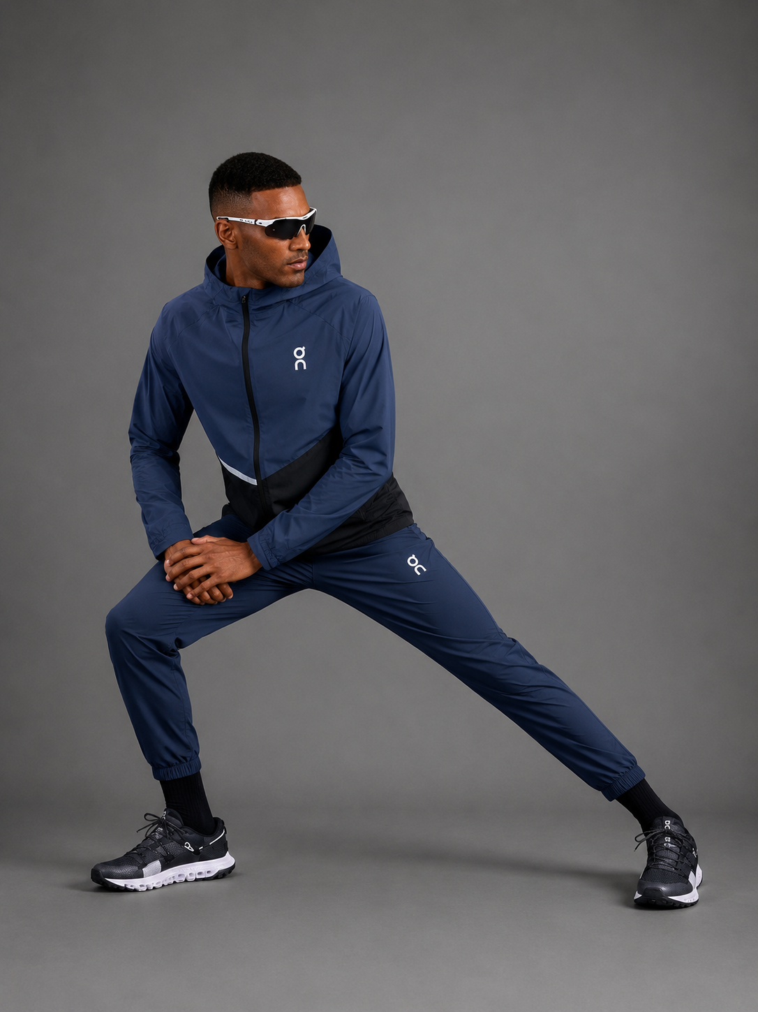 ON RUNNING — Ensemble Veste à Capuche + Pantalon — Bleu Acier & Bleu Marine