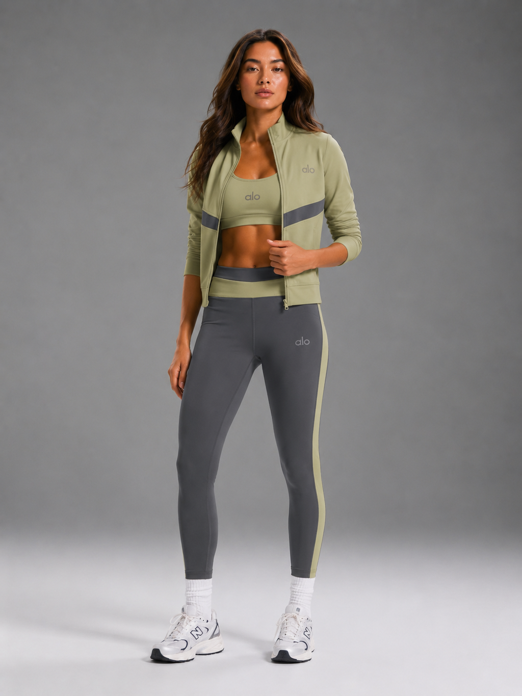 ALO YOGA — Ensemble 3 Pièces — Veste + Brassière + Legging — Vert Sauge & Gris