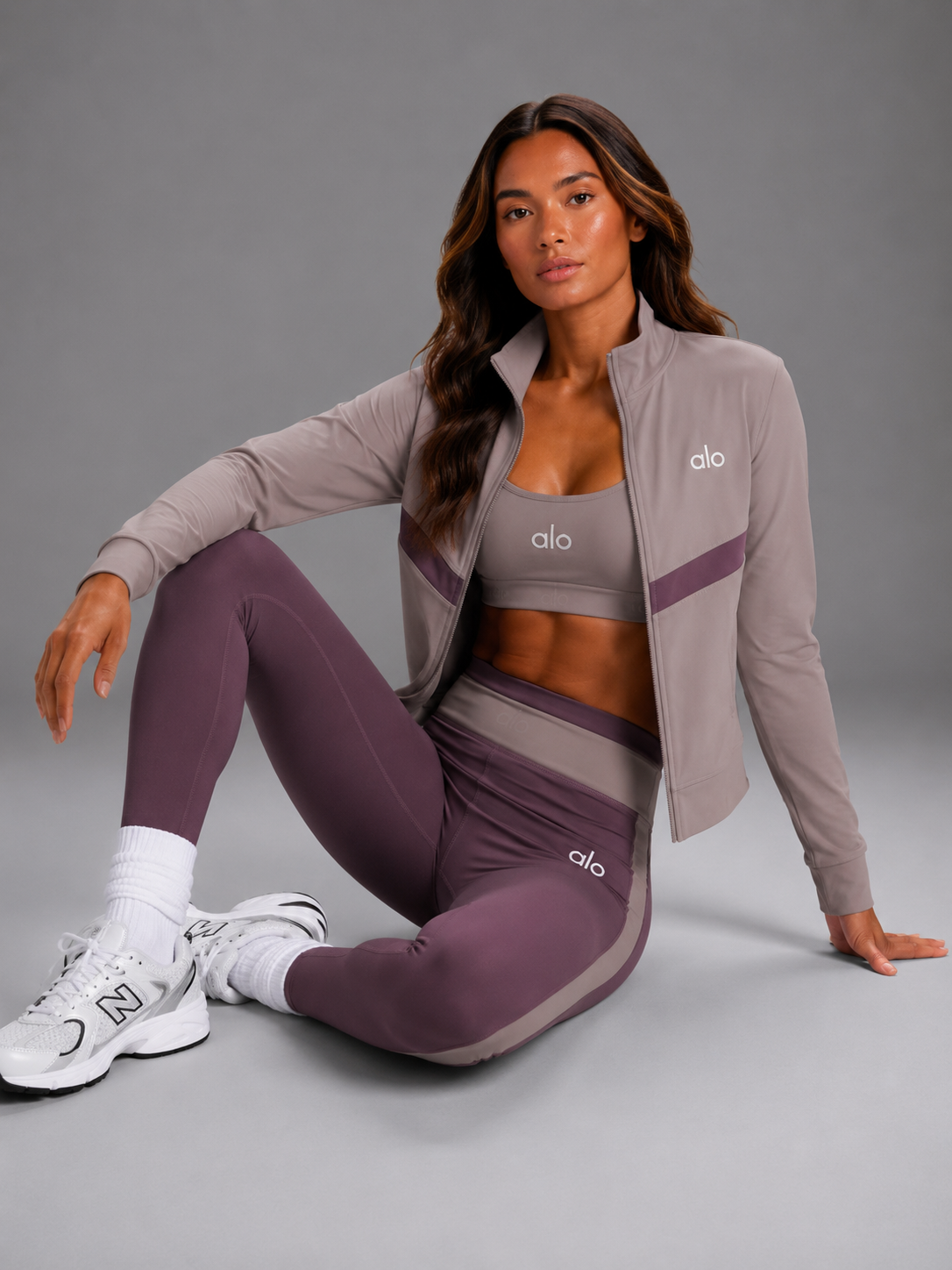 ALO YOGA — Ensemble 3 Pièces — Veste + Brassière + Legging — Taupe & Prune