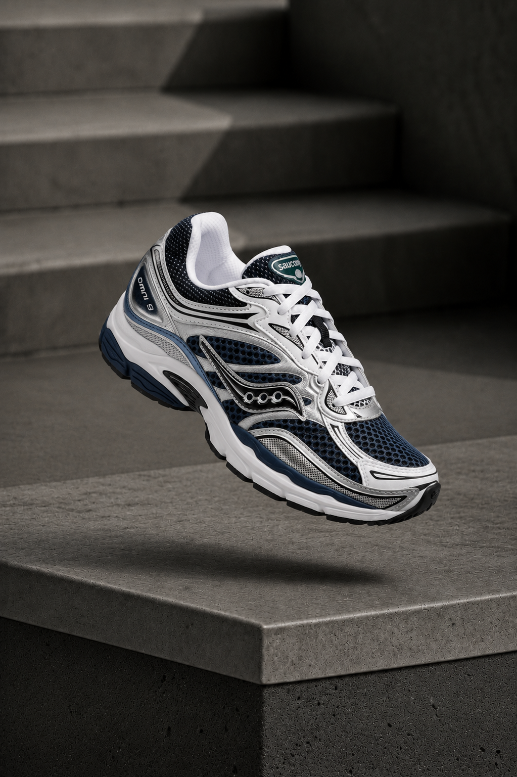 SAUCONY — ProGrid Omni 9 — Navy / Silver