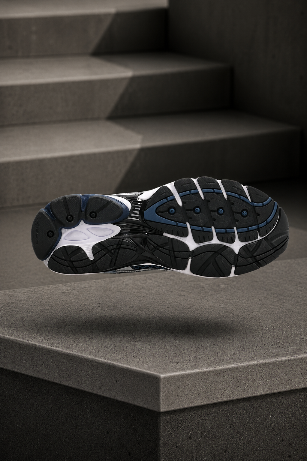 SAUCONY — ProGrid Omni 9 — Navy / Silver