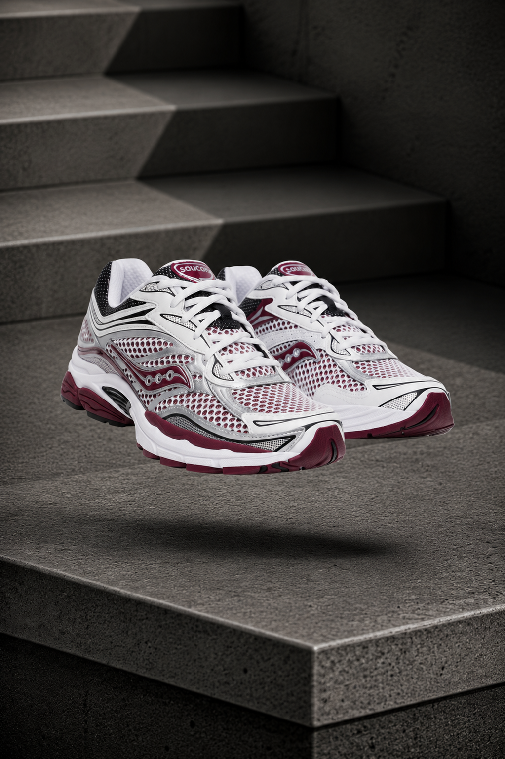 SAUCONY — ProGrid Omni 9 — White / Black / Burgundy