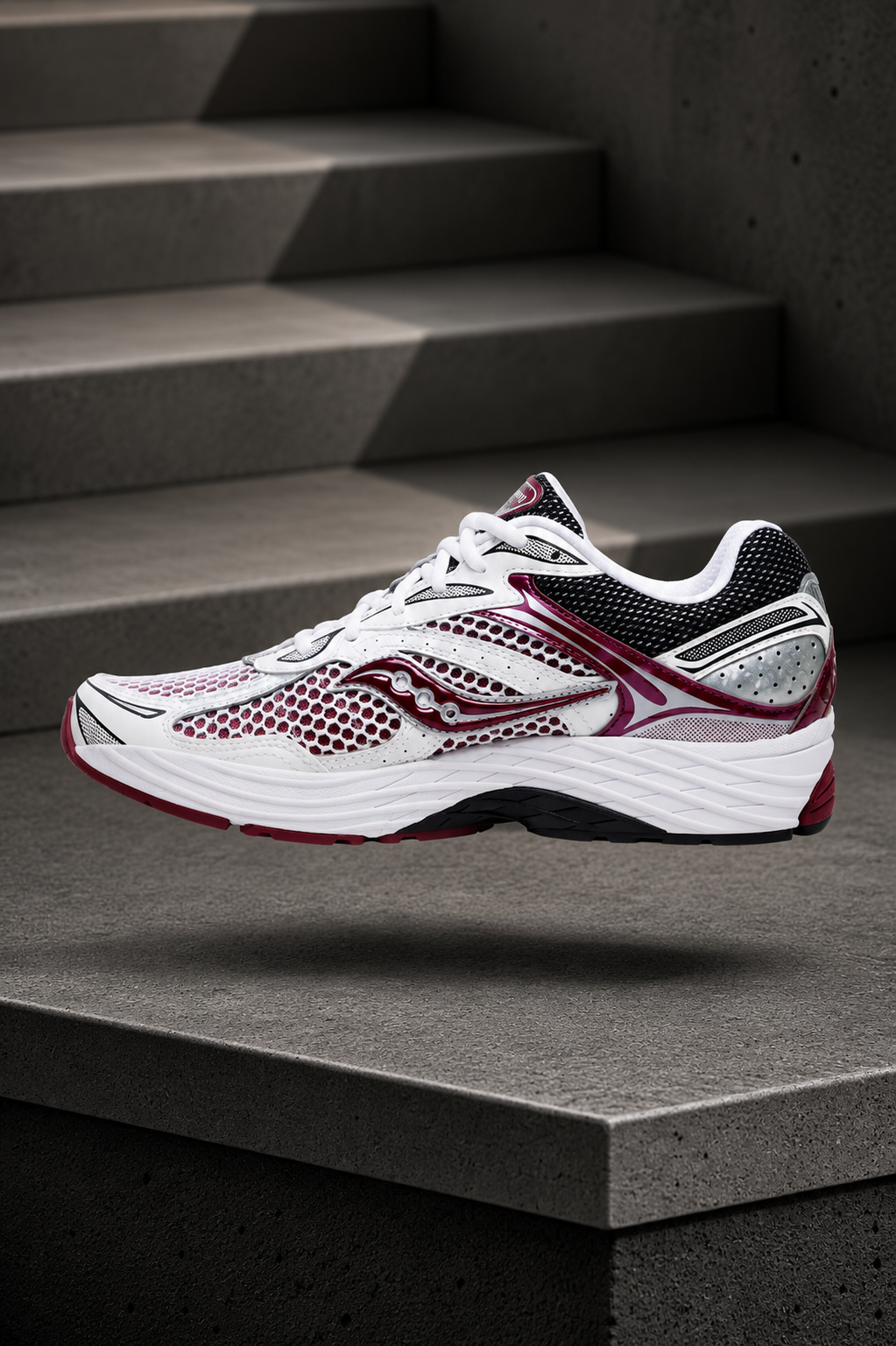 SAUCONY — ProGrid Omni 9 — White / Black / Burgundy