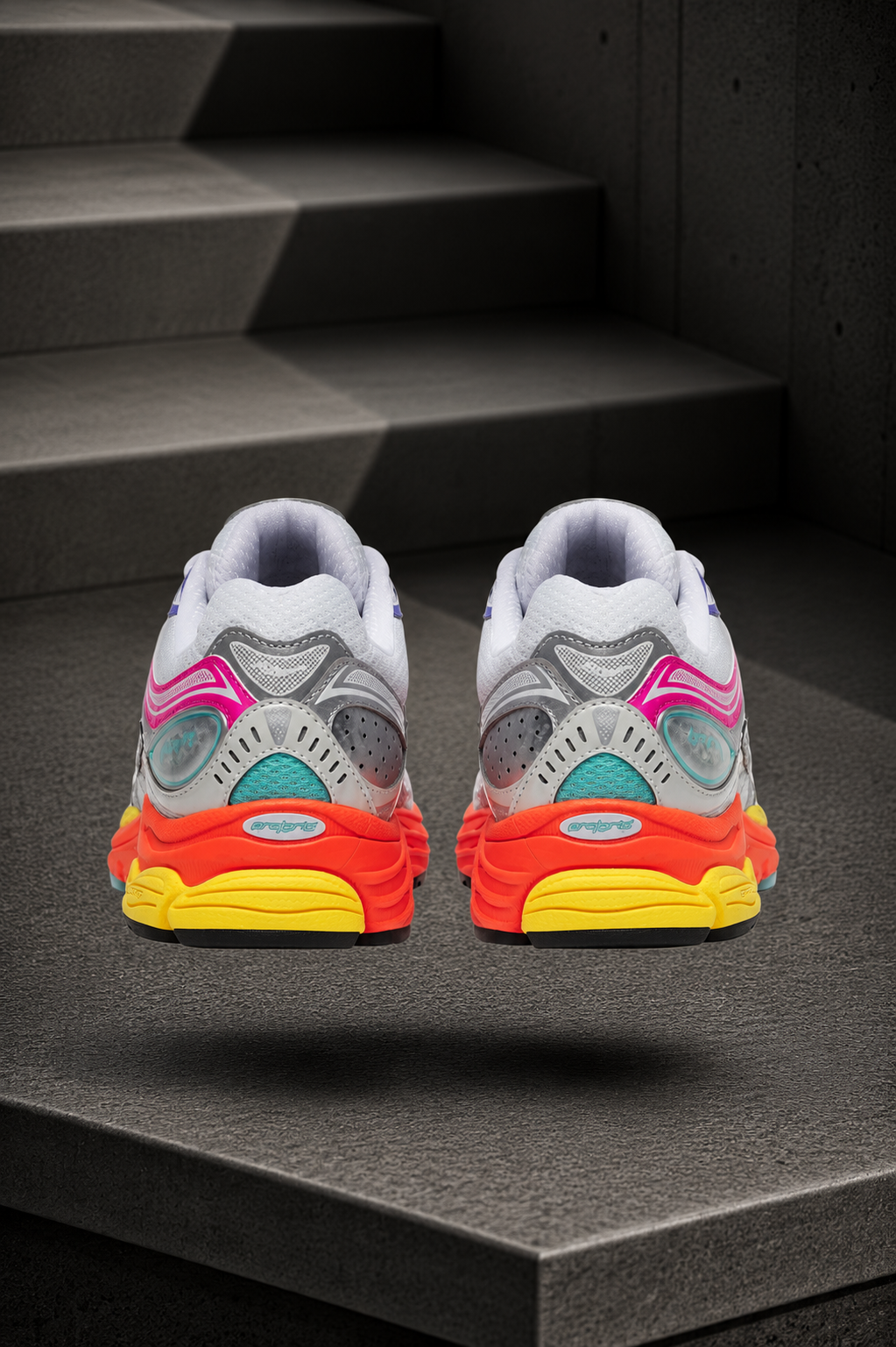 SAUCONY — ProGrid Omni 9 — White / Multicolor