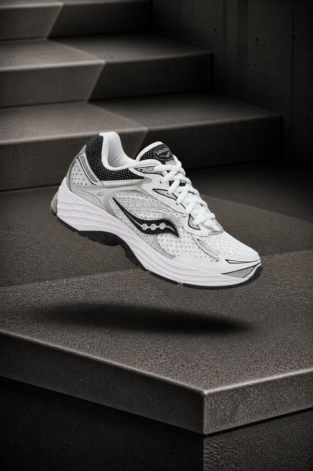 SAUCONY — ProGrid Omni 9 — White / Black / Sage