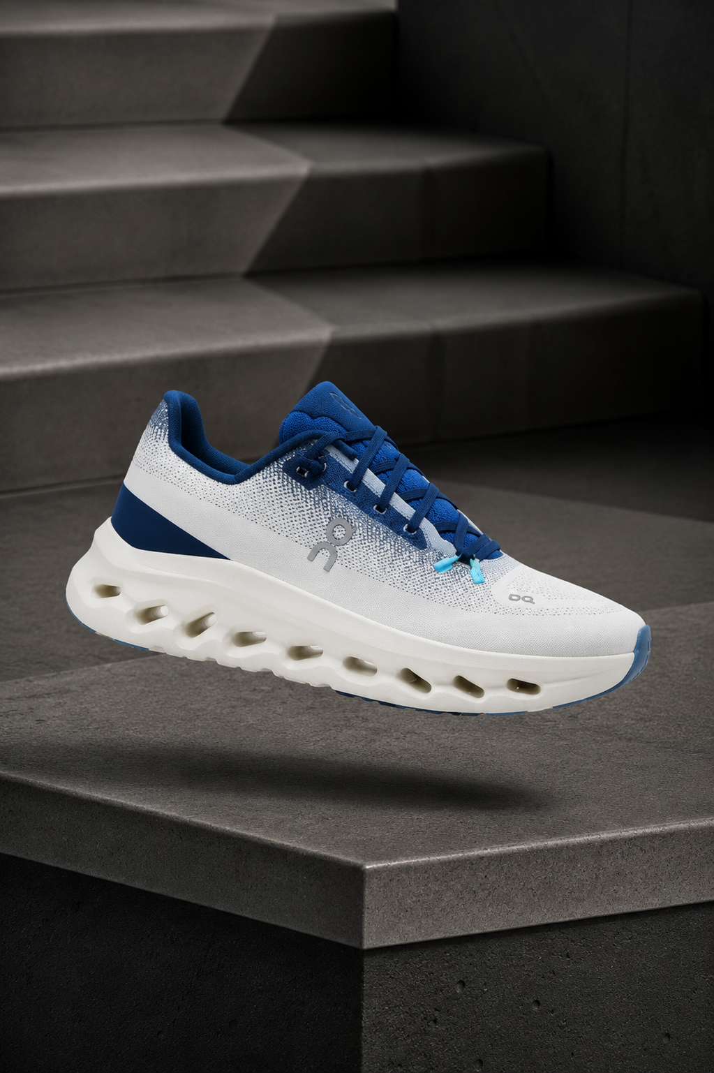On Cloudtilt « Navy/White »