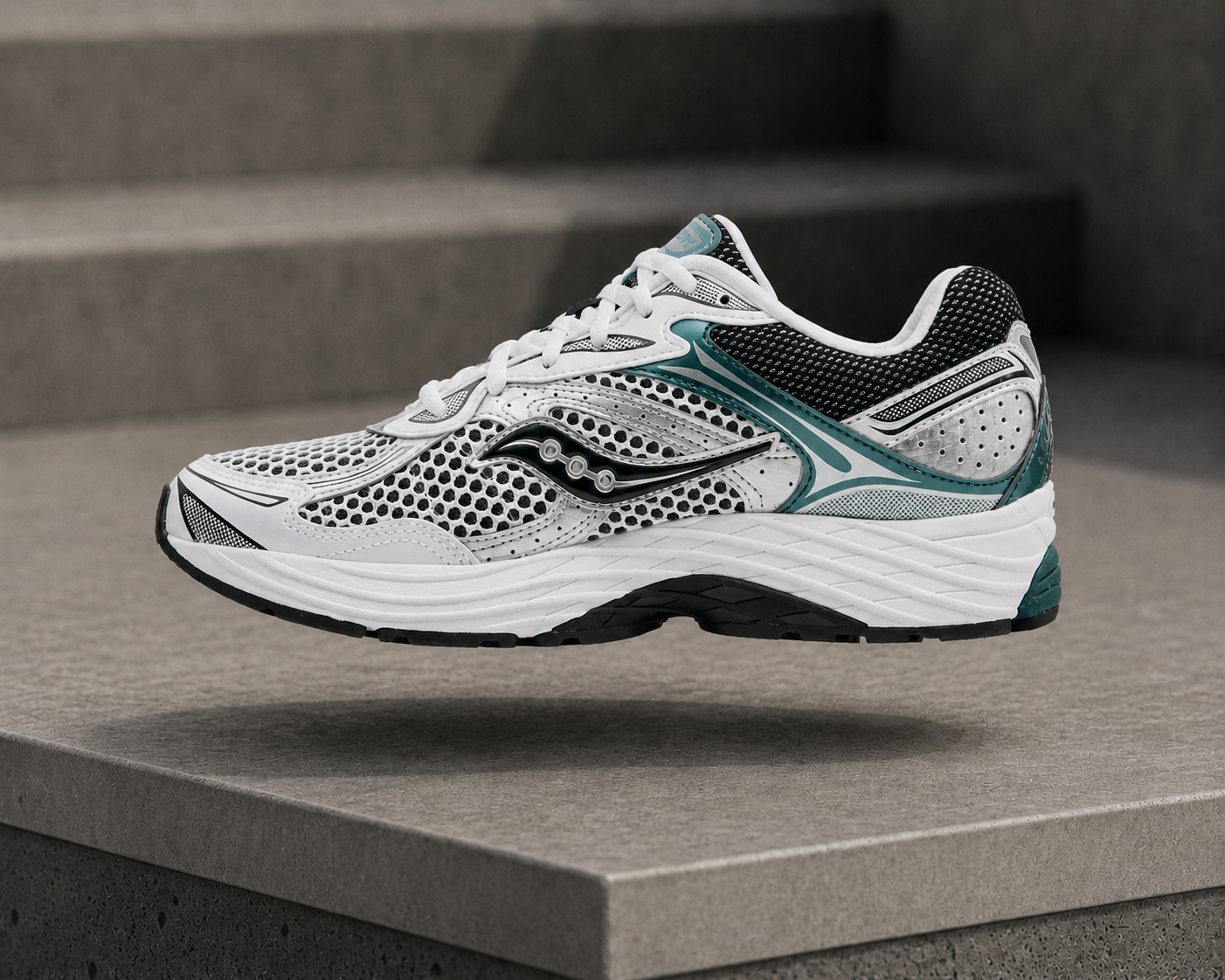 SAUCONY — ProGrid Omni 9 — Blanc / Argent / Vert
