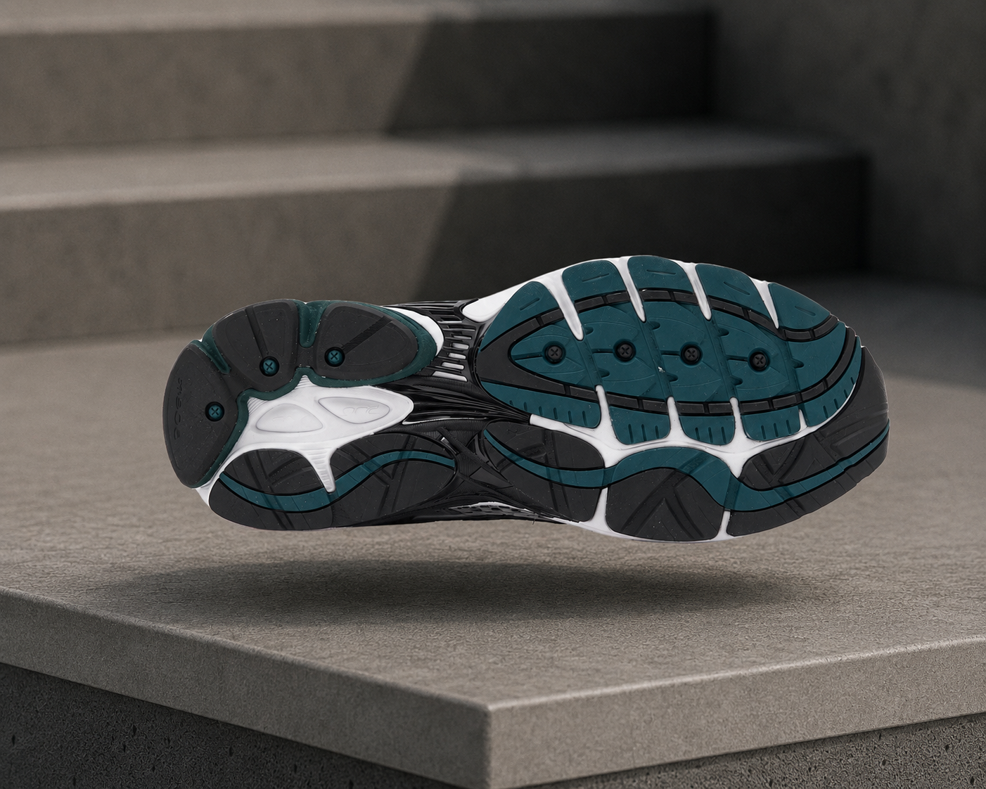 SAUCONY — ProGrid Omni 9 — Blanc / Argent / Vert