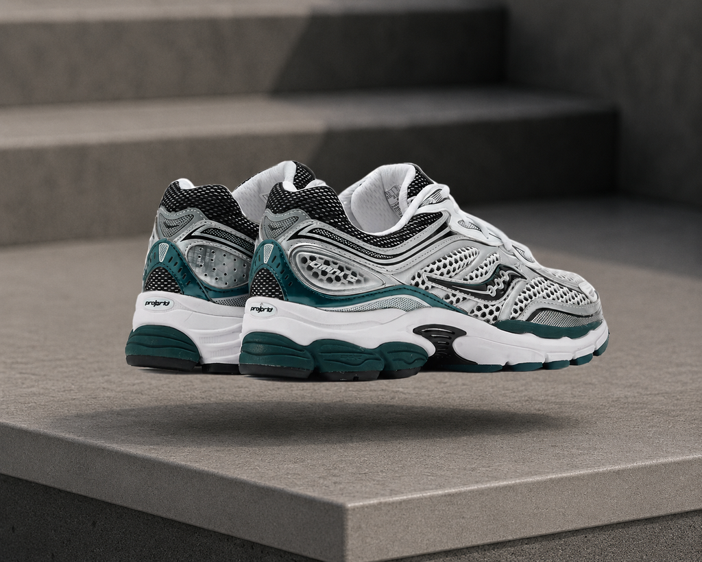 SAUCONY — ProGrid Omni 9 — Blanc / Argent / Vert