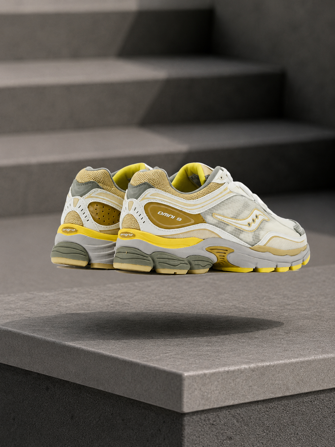 SAUCONY — ProGrid Omni 9 — Crème / Moutarde / Sauge
