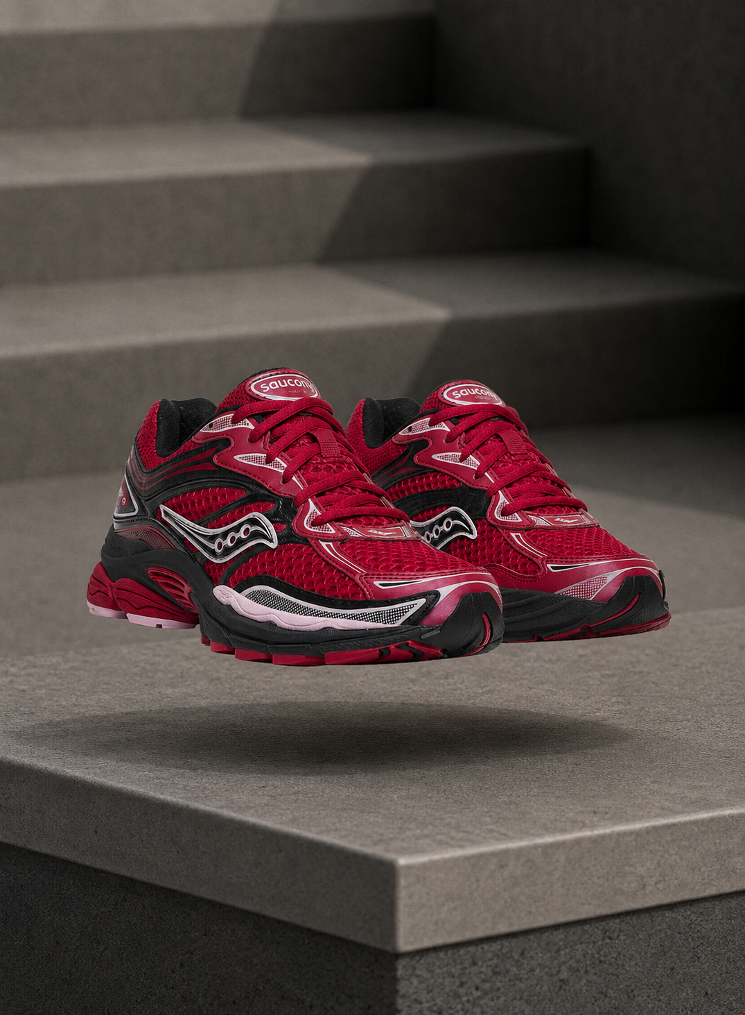 SAUCONY — ProGrid Omni 9 — Rouge / Rose / Noir