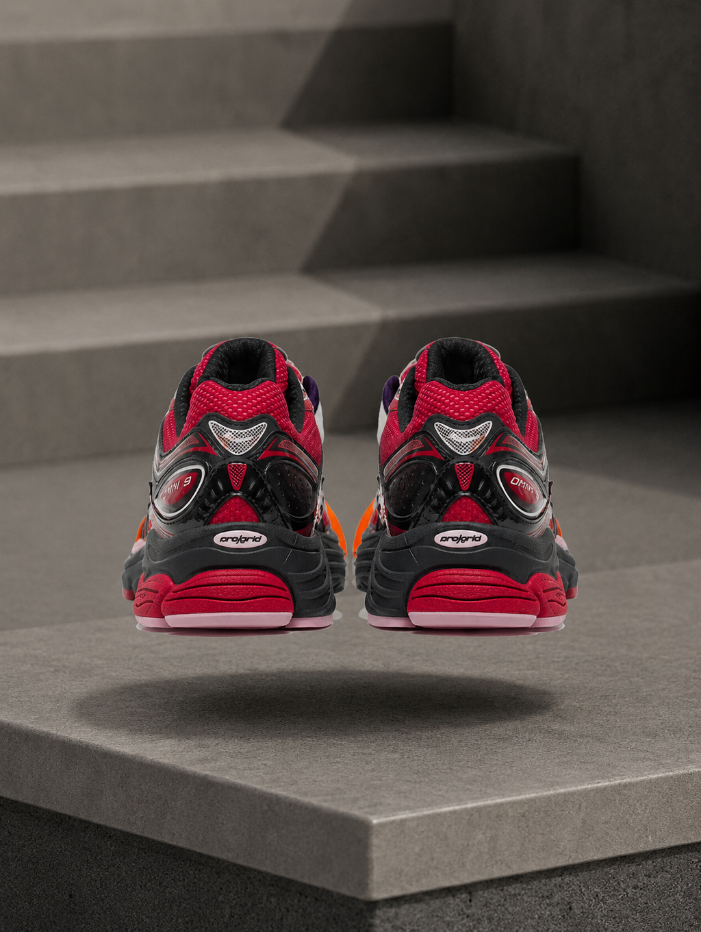 SAUCONY — ProGrid Omni 9 — Rouge / Rose / Noir