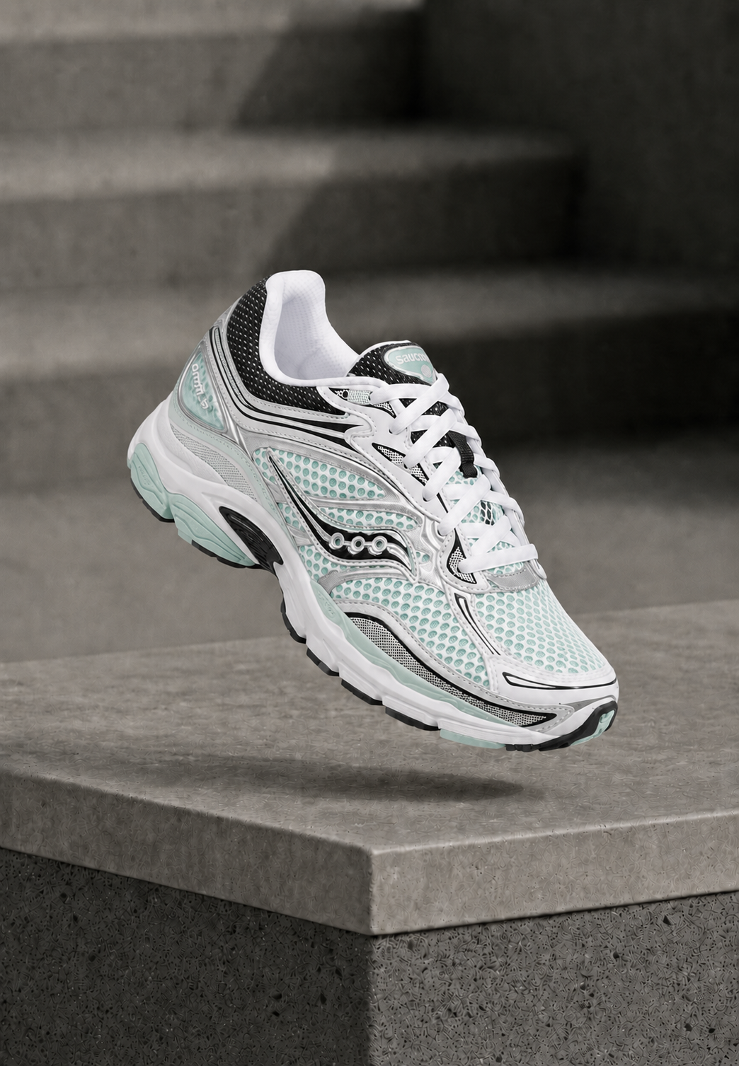 SAUCONY — ProGrid Omni 9 — Vert d’Eau / Argent Métallisé