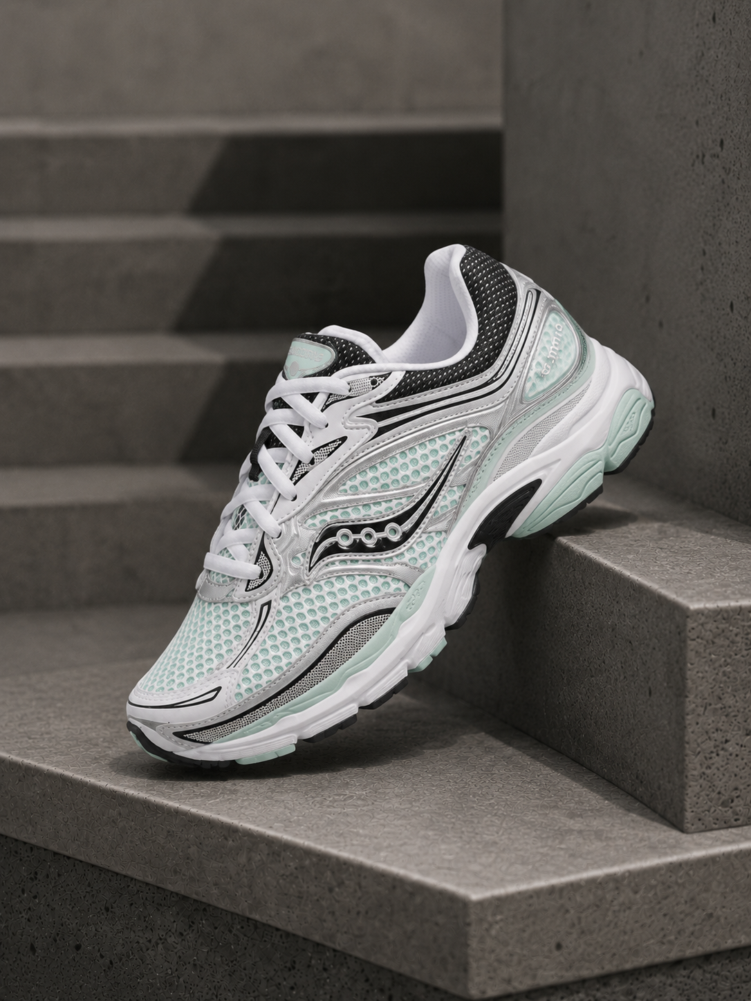 SAUCONY — ProGrid Omni 9 — Vert d’Eau / Argent Métallisé