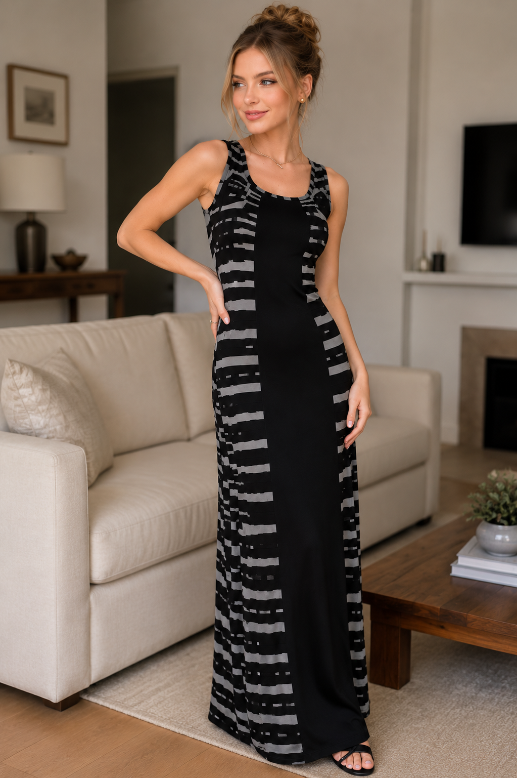 Robe Longue Moulante à Rayures Abstraites Noir et Blanc – Maxi Femme