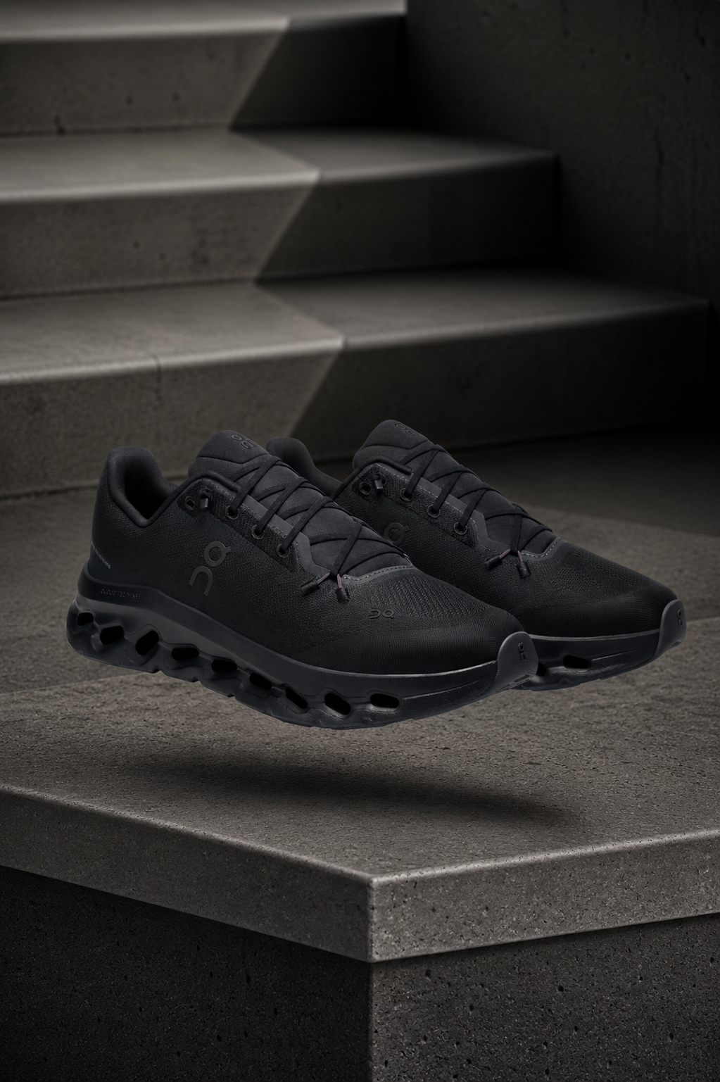 On Cloudtilt « Triple Black »