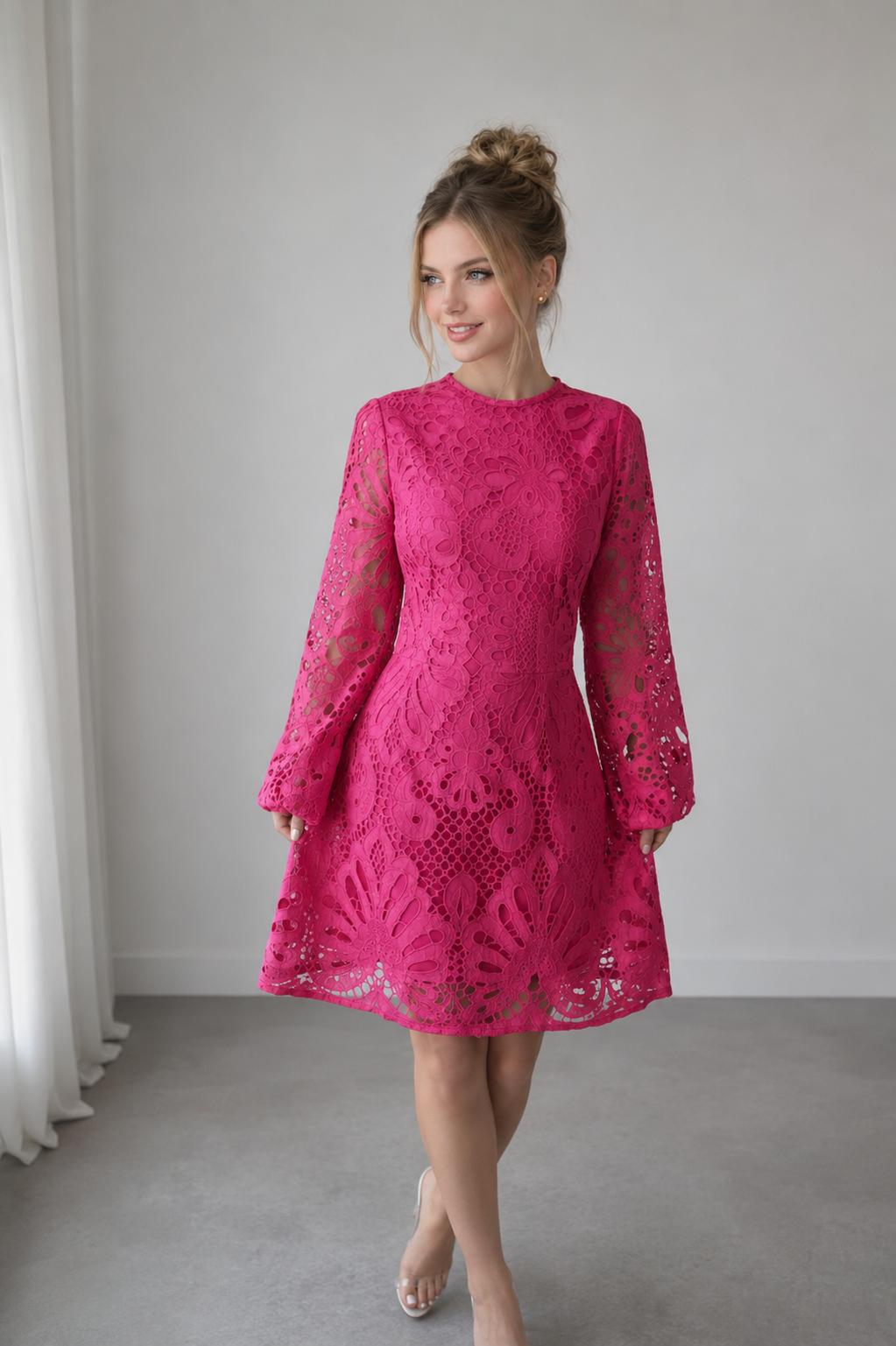 Mini Robe En Dentelle Florale Rose Vif – Manches Cloche Dos Trou de Serrure Femme