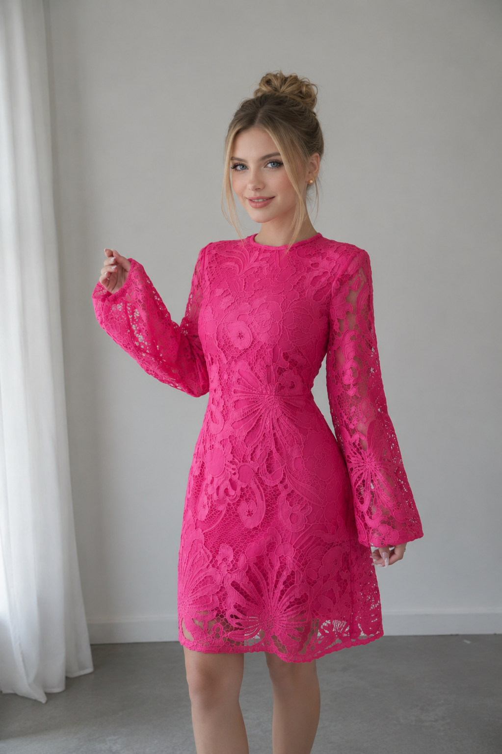 Mini Robe En Dentelle Florale Rose Vif – Manches Cloche Dos Trou de Serrure Femme