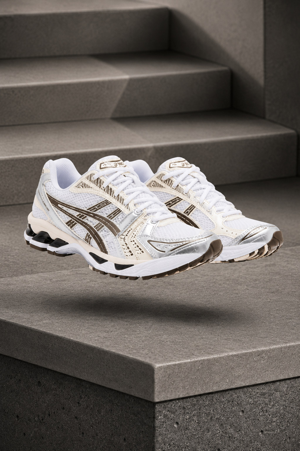 ASICS Gel-Kayano 14 — Blanc / Argenté / Marron Chocolat
