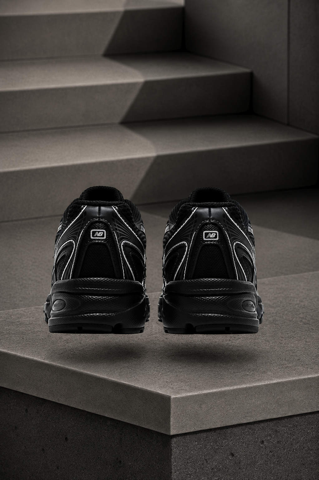New Balance 740 — Tout Noir