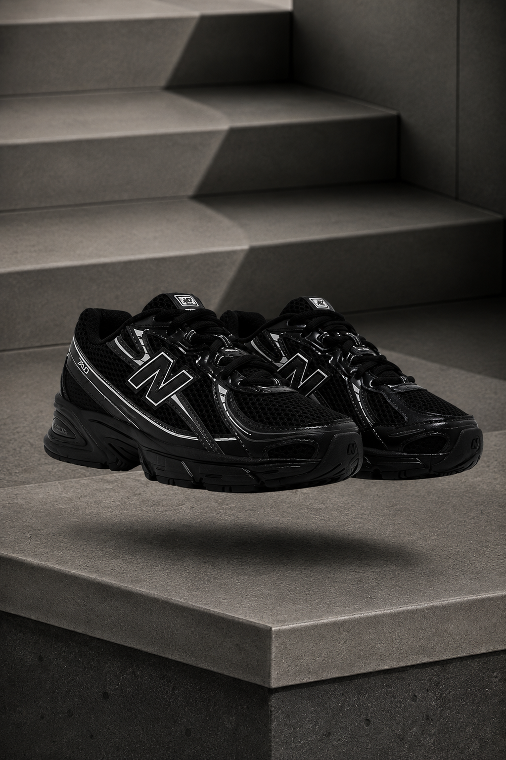 New Balance 740 — Tout Noir