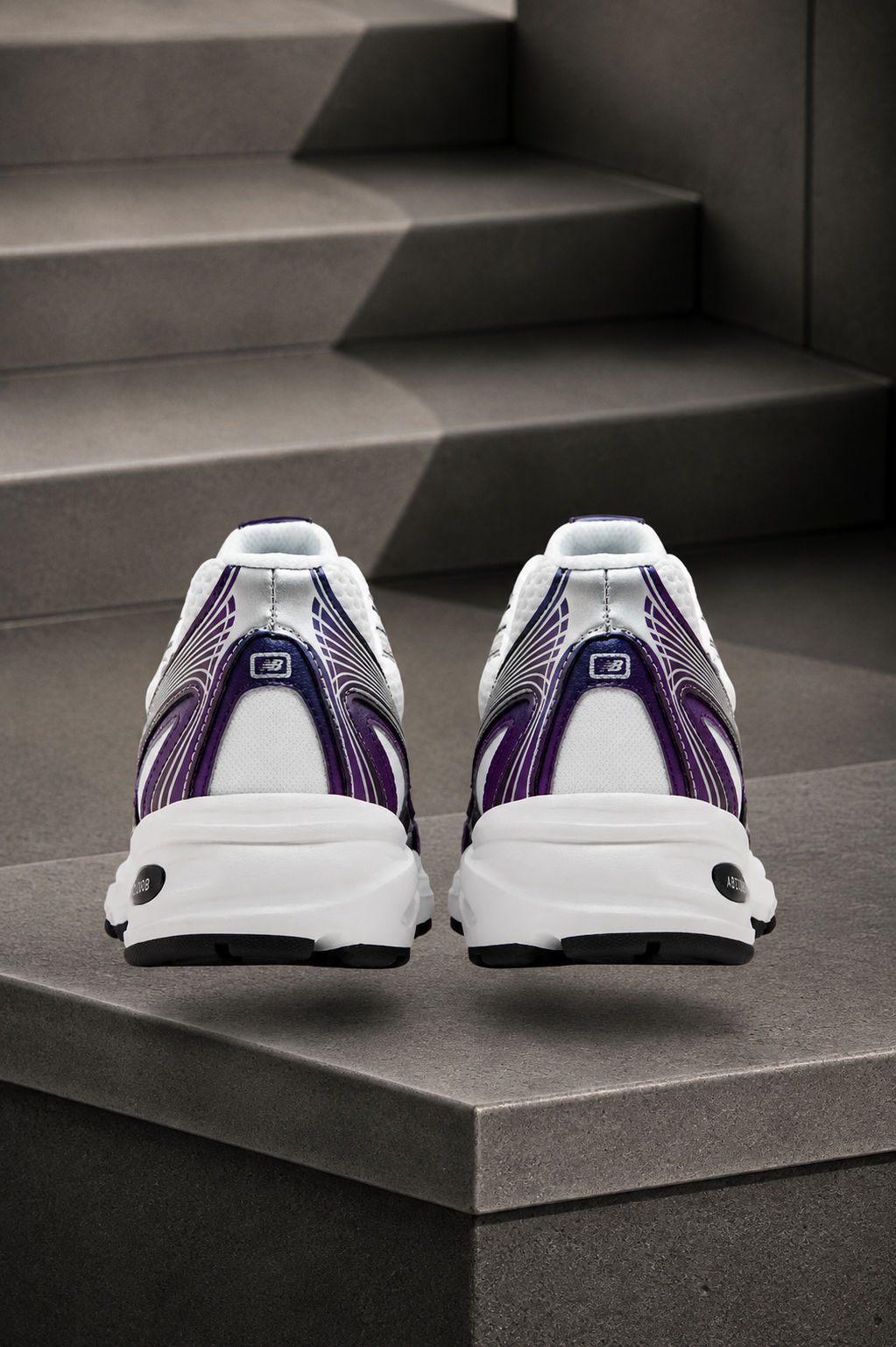 New Balance 740 — Blanc / Violet Dégradé