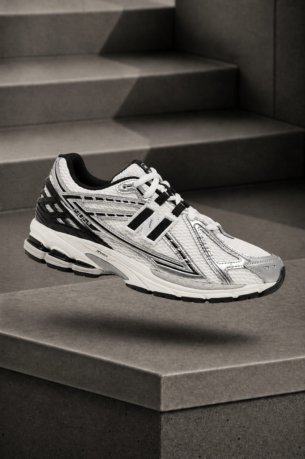 New Balance 1906R — Blanc / Argenté / Noir