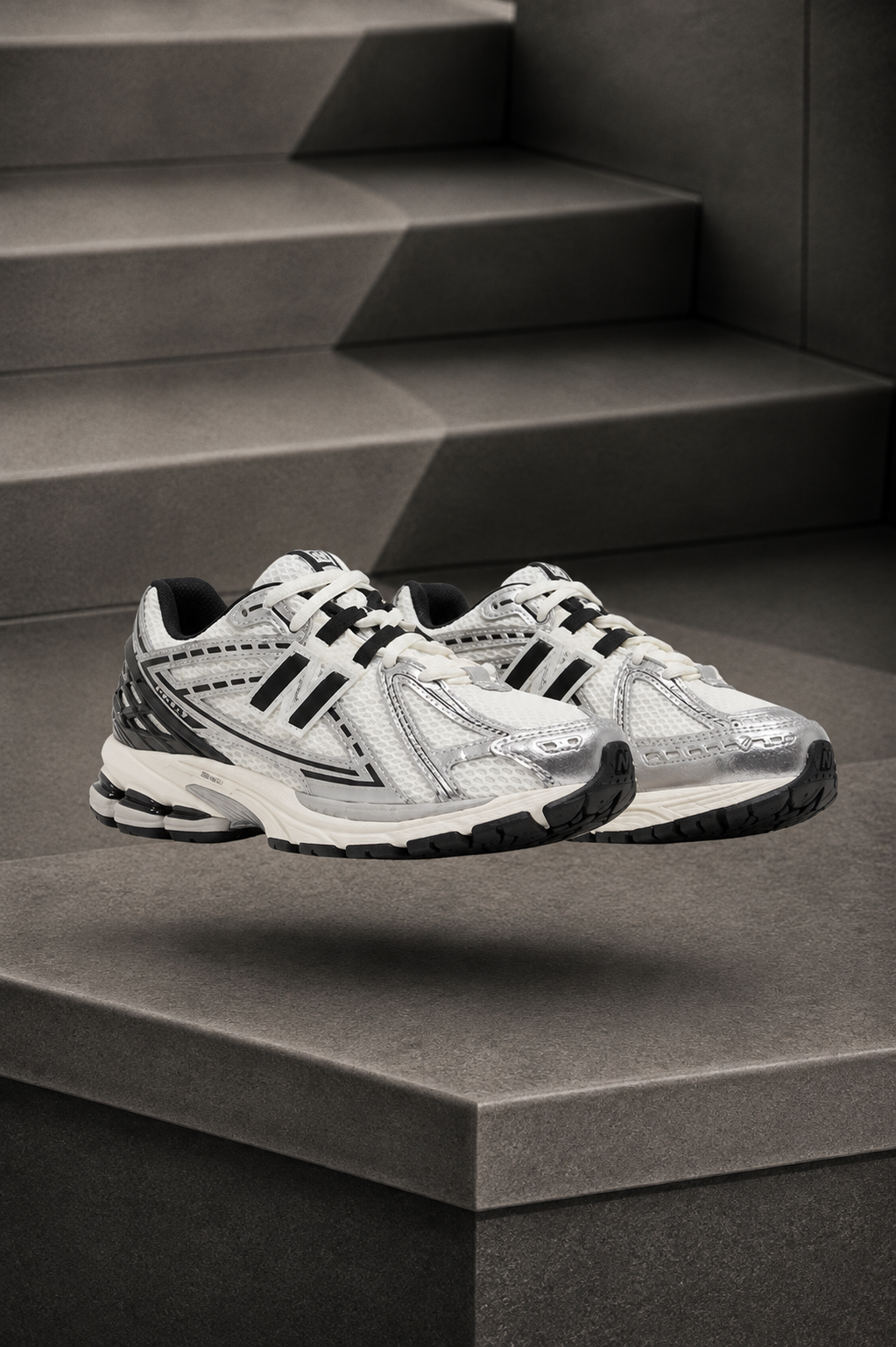 New Balance 1906R — Blanc / Argenté / Noir
