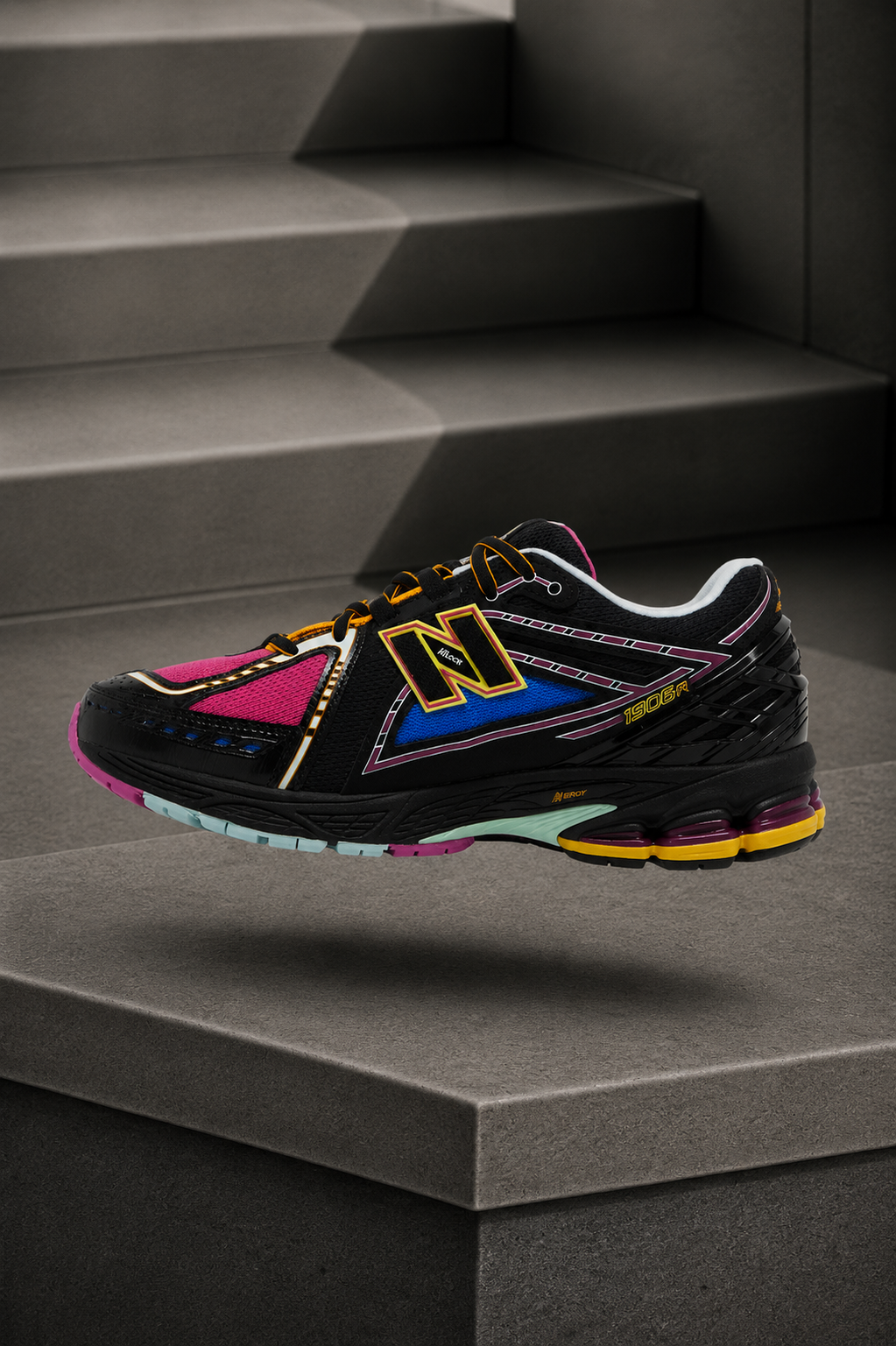 New Balance 1906R — Noir / Rose Fuchsia / Bleu / Jaune Moutarde