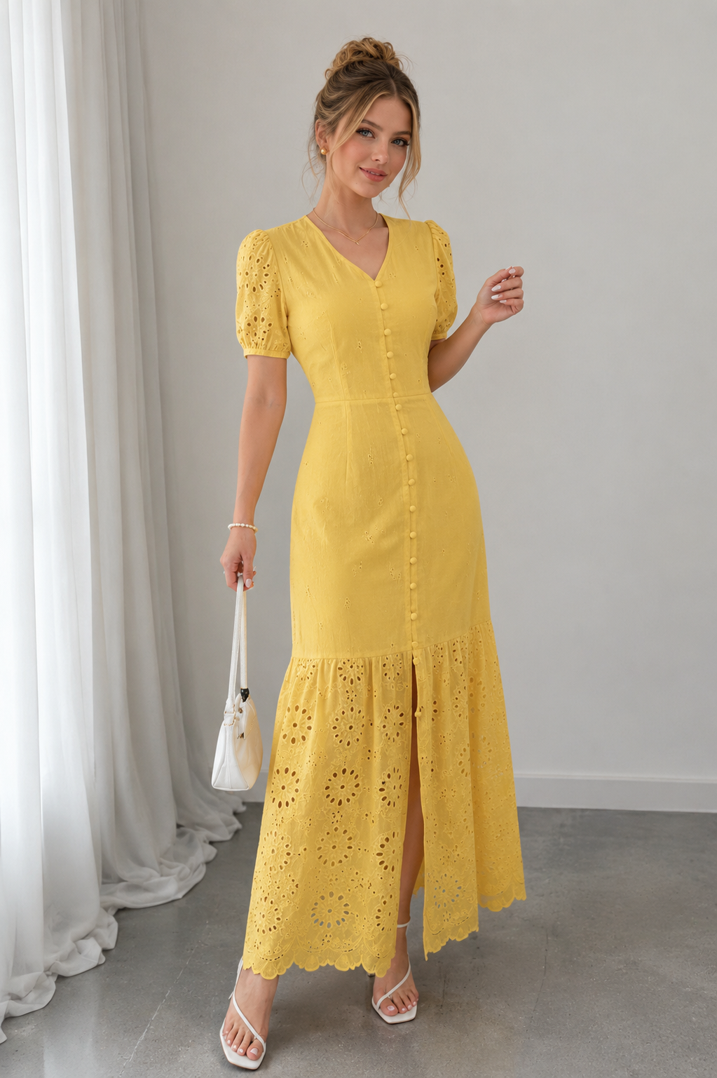 Robe Longue Brodée à Œillets & Col en V ✨