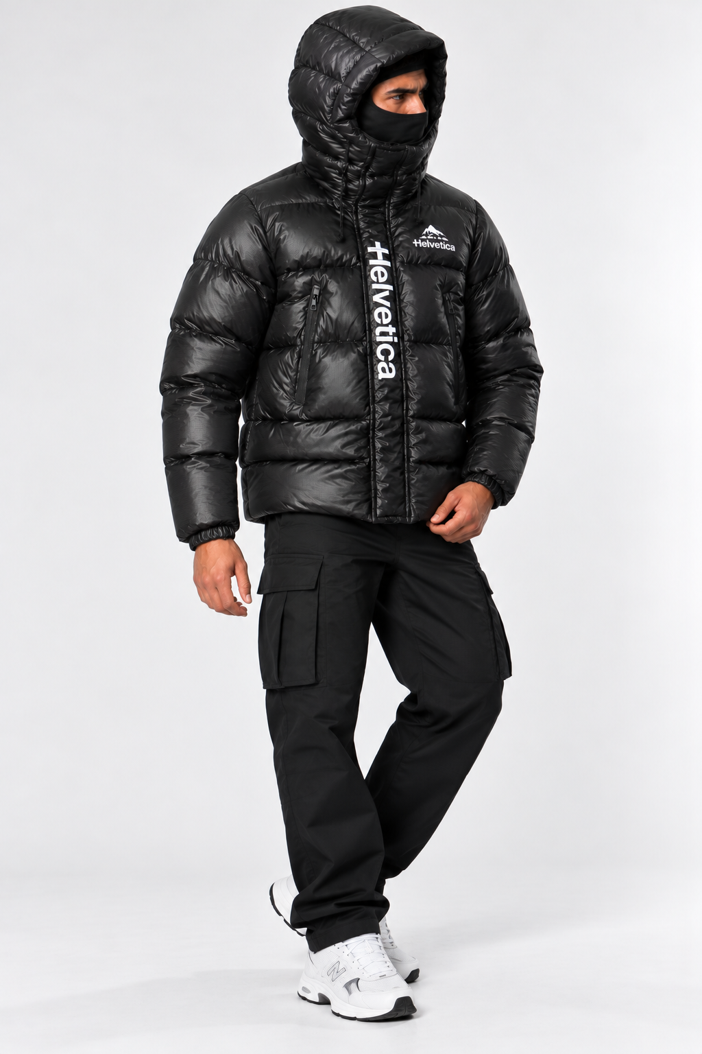 Doudoune Helvetica Capri Noire à Capuche – Cagoule Amovible, Logo Vertical
