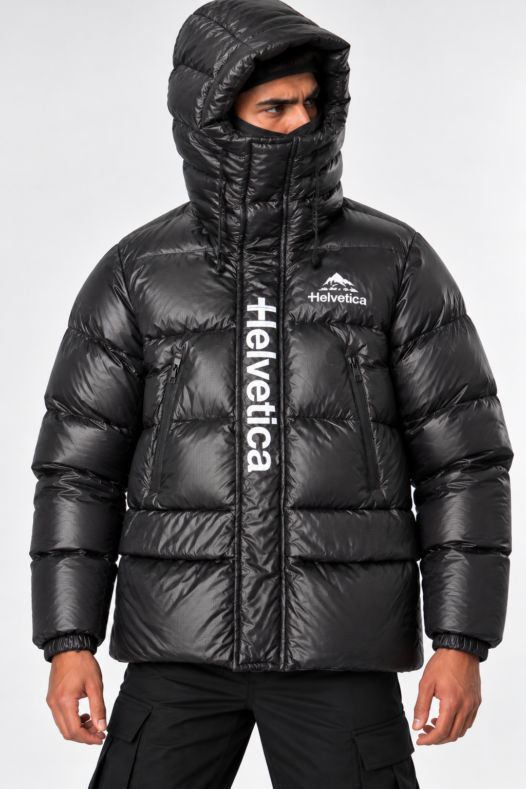 Doudoune Helvetica Capri Noire à Capuche – Cagoule Amovible, Logo Vertical