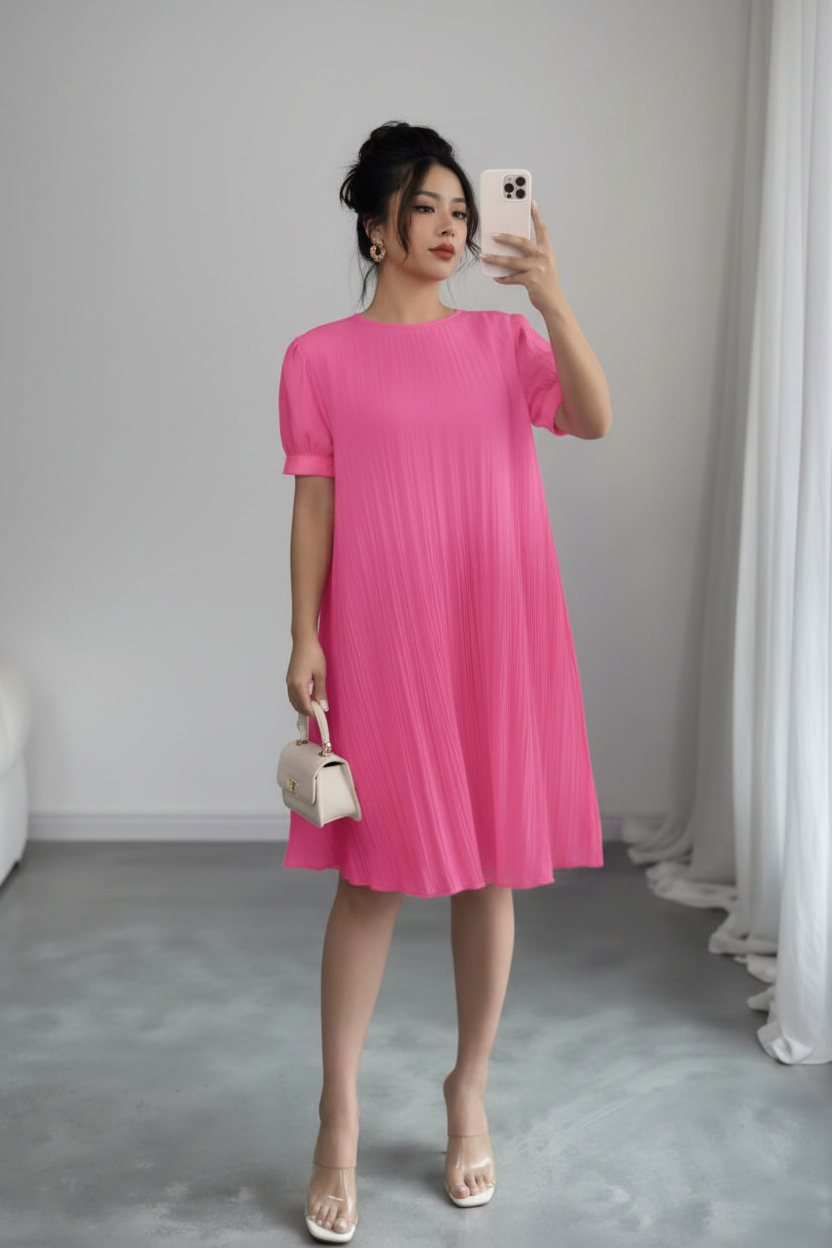Robe fuchsia plissée selfie format 2:3